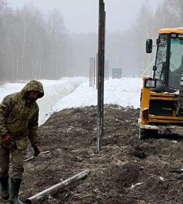 Стіна, рови і міни: на Волині продовжують укріплювати кордон із Білоруссю