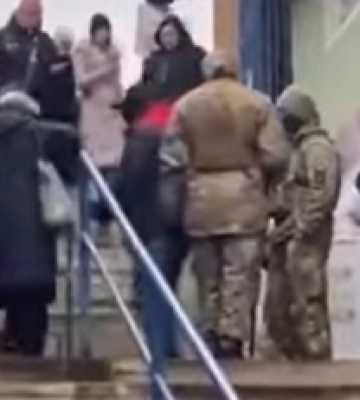 ТЦК розширюють &quot;робочу зону&quot;: в Чернівцях військкоми прийшли з повістками на ринок, відео