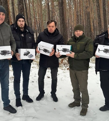 Сім «електронних пташок» передали волинським бійцям на фронт