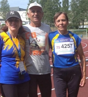 «Хіба можна жити нудно й цілу пенсію сидіти на лавці?». Як глухівчанка Катерина Шведова займається спортом у 80