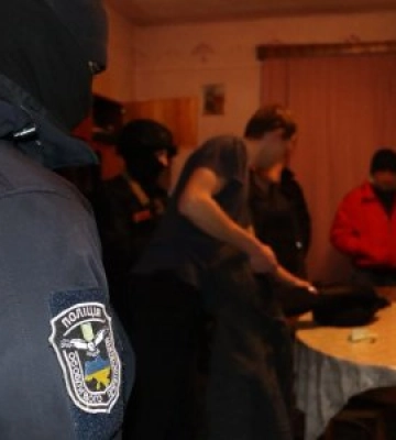 На Закарпатті знешкоджено злочинне наркоугруповання із щомісячним прибутком у півмільйона гривень