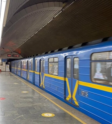 У Києві від &quot;Либідської&quot; до &quot;Деміївської&quot; курсуватиме тимчасовий автобус