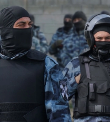 «Маски-шоу» в Ялте. Крымчан массово судили за драку из-за Путина и войны