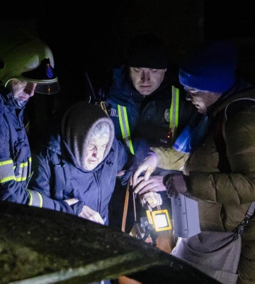 Наслідки падіння уламків ракет у чотирьох районах Києва (відео)