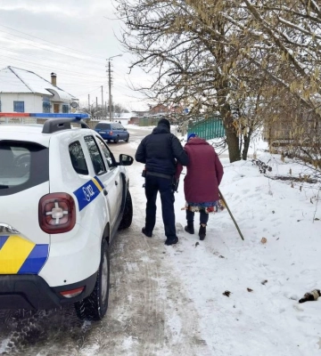 Як поліцейські допомогають жителям Рівненщини