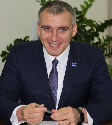 Поки в Миколаєві знищують зелені зони: Сєнкевич став послом місцевих кліматичних заходів