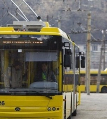 Ракетна атака на Київ: у Дніпровському районі змінили рух транспорту