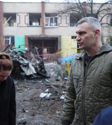 Кличко оглянув багатоповерхівку, яка постраждала внаслідок нічної атаки рф по Києву