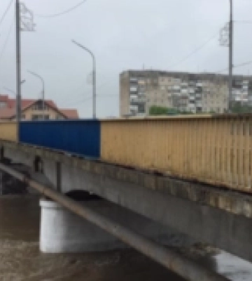 На Закарпатті в річках підніметься вода