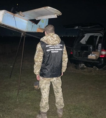 На Закарпатті прикордонники знайшли саморобний літак контрабандистів