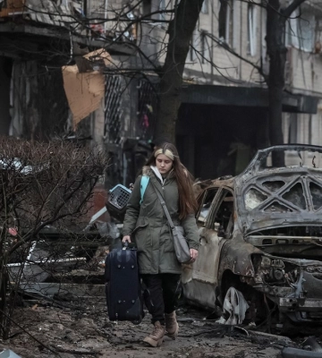 &quot;Дорога превратилась в кратер&quot;: СМИ опубликовали последствия ракетного обстрела Киева 