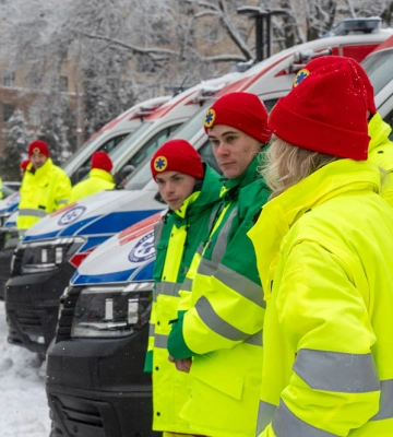 Великопольське воєводство передало харківським медикам сім нових автівок «швидкої допомоги» 