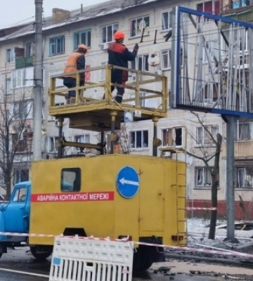 ДТЭК вернул свет в большинство обесточенных в результате российской ракетной атаки домов Днепровского района Киева