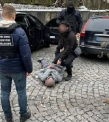 Поліція Закарпаття знешкодила злочинне угруповання наркоторговців зі щомісячним прибутком у понад 300 тисяч гривень