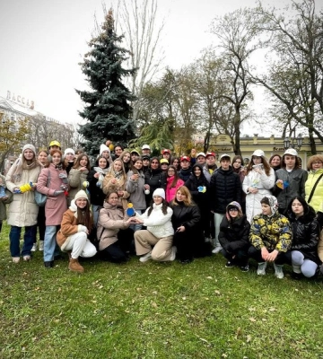 У Міському саду Одеси з’явилася незвичайна ялинка
