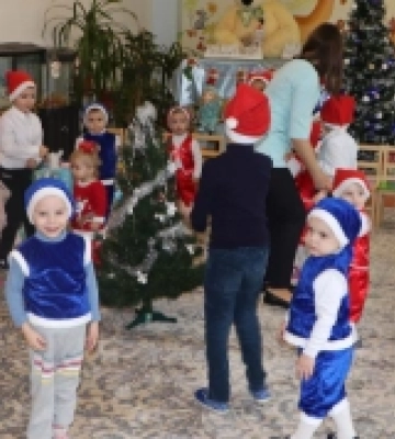 В одеських Будинках дитини малюків привітали з Днем Святого Миколая