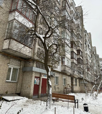 Безхатьки у під&amp;#039;їзді: у луцькій багатоповерхівці назріває конфлікт