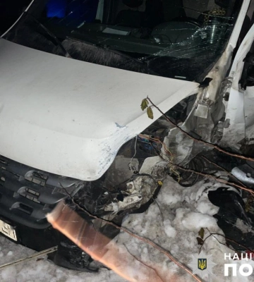 Поблизу Тернополя зіткнулися вантажівка та легківки: травмувалися люди