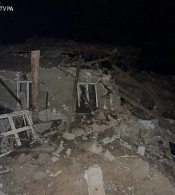 Росіяни завдали ракетного удару по Херсонщині, загинула жінка. Вночі окупанти двічі обстріляли Херсон. ФОТО