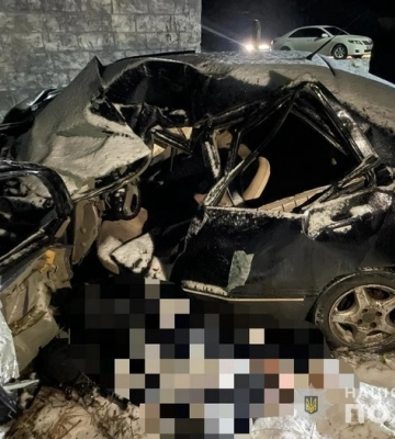 Легковик в&#039;їхав під потяг: на Вінниччині у ДТП загинули дві людини