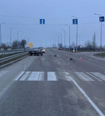В Запорожье под колесами авто погибла женщина