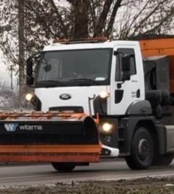 Ожеледь у Дніпрі: водіїв просять надавати перевагу у русі спецтранспорту