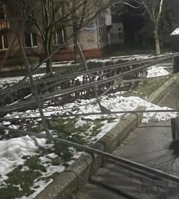У Кременчуці перевернули на бік ханукальну менору
