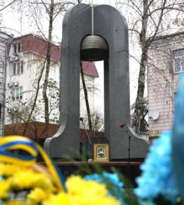 У Рівному відреставрували пам’ятник жертвам Чорнобильської катастрофи