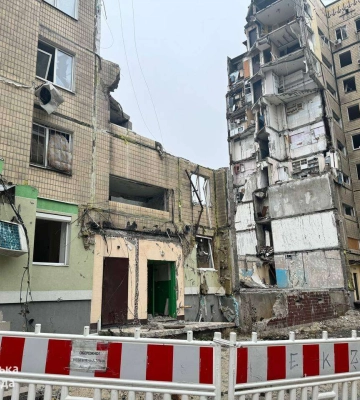 У Дніпрі розпочали реконструкцію будинку на Перемозі, у який влучила російська ракета