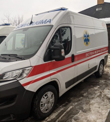 На Волині фахівці «швидкої» допомогли жінці народити вдома
