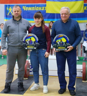 70 важкоатлетів взяли участь в обласному турнірі, який відбувся у Коломиї (відео)