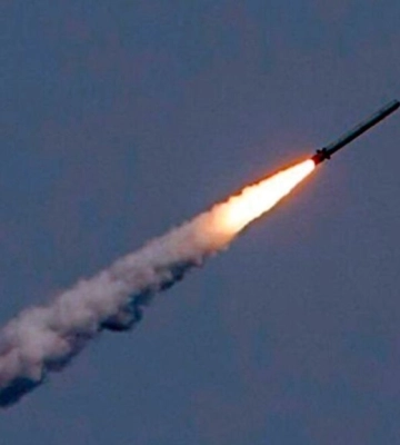 Масштабна повітряна тривога оголошена в Україні: у Дніпрі пролунали вибухи
