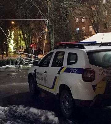 На Полтавщині п&#039;яний чоловік пошкодив ханукальну менору