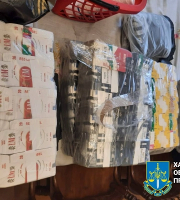 У Харкові викрили осіб, які виготовляли та продавали фальсифіковані цигарки під виглядом відомих брендів (відео)