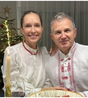 "Окупанти не відберуть свята у дітей": Осадча показала, як із синами прикрашали ялинку (відео)