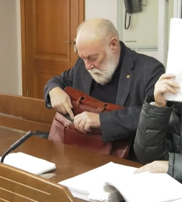 «Це просто шутки між родичами. Я сама хохлушка»: працівницю СБУ Волині судять за виправдовування агресії РФ