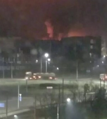 В окупованому Маріуполі горіли бетонний завод і ТРЦ з військовою технікою росіян, - Андрющенко. ВIДЕО
