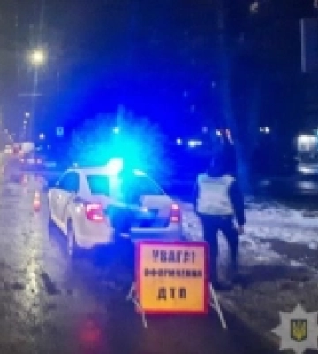 Під колеса автомобіля потрапила 67-річна лучанка, вона в реанімації