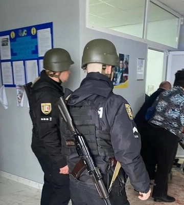 На Закарпатті депутат сільради підірвав гранати під час засідання сесії