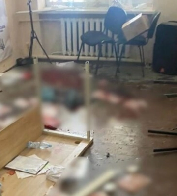 На Закарпатті під час сесії сільради депутат підірвав гранати. Одна людина загинула, ще 11 поранені