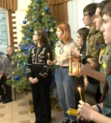 Вогонь миру передали мешканцям Луцького геріатричного пансіонату
