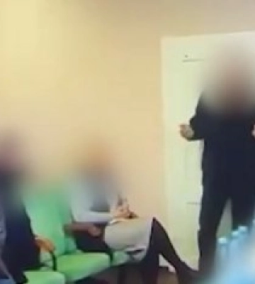 На Закарпатті в будівлі сільської ради депутат підірвав гранати: Відео з місця події