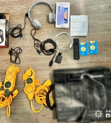 В Одесі чоловік знайшов чужу банківську картку і витратив з неї величезну суму грошей