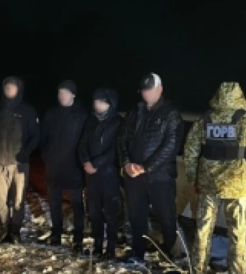 Одещина: подільські прикордонники затримали квартет нічних мандрівників на кордоні з Молдовою