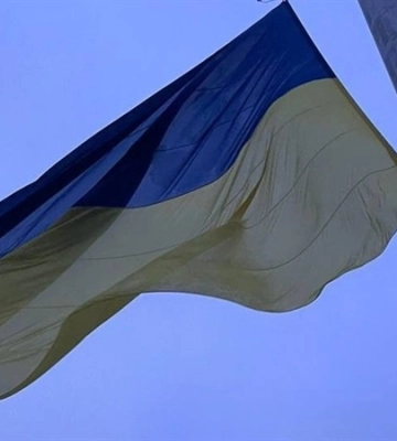 У Дніпрі замінили пошкоджений прапор України