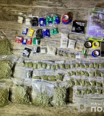 У Дніпрі затримали «закладчика» з наркотиками на майже 1,5 мільйона гривень