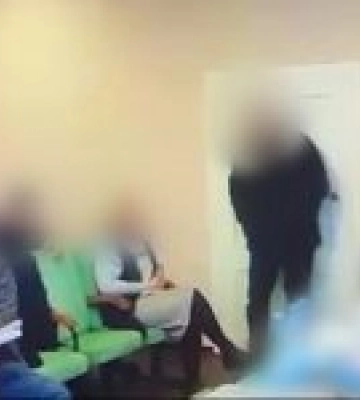 Під час сесії сільради на Закарпатті один із депутатів підірвав три гранати – постраждало 26 людей