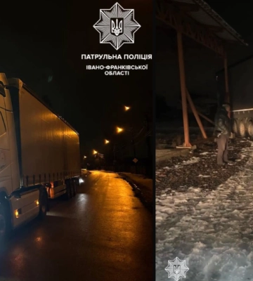 У Франківську вантажівка з’їхала у кювет (ФОТО)