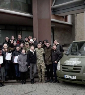 Студенти Дніпра передали автівку для 128-ї бригади ТрО