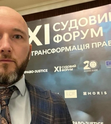 Суддя Тандир переоформив майно на дружину і розлучився з нею